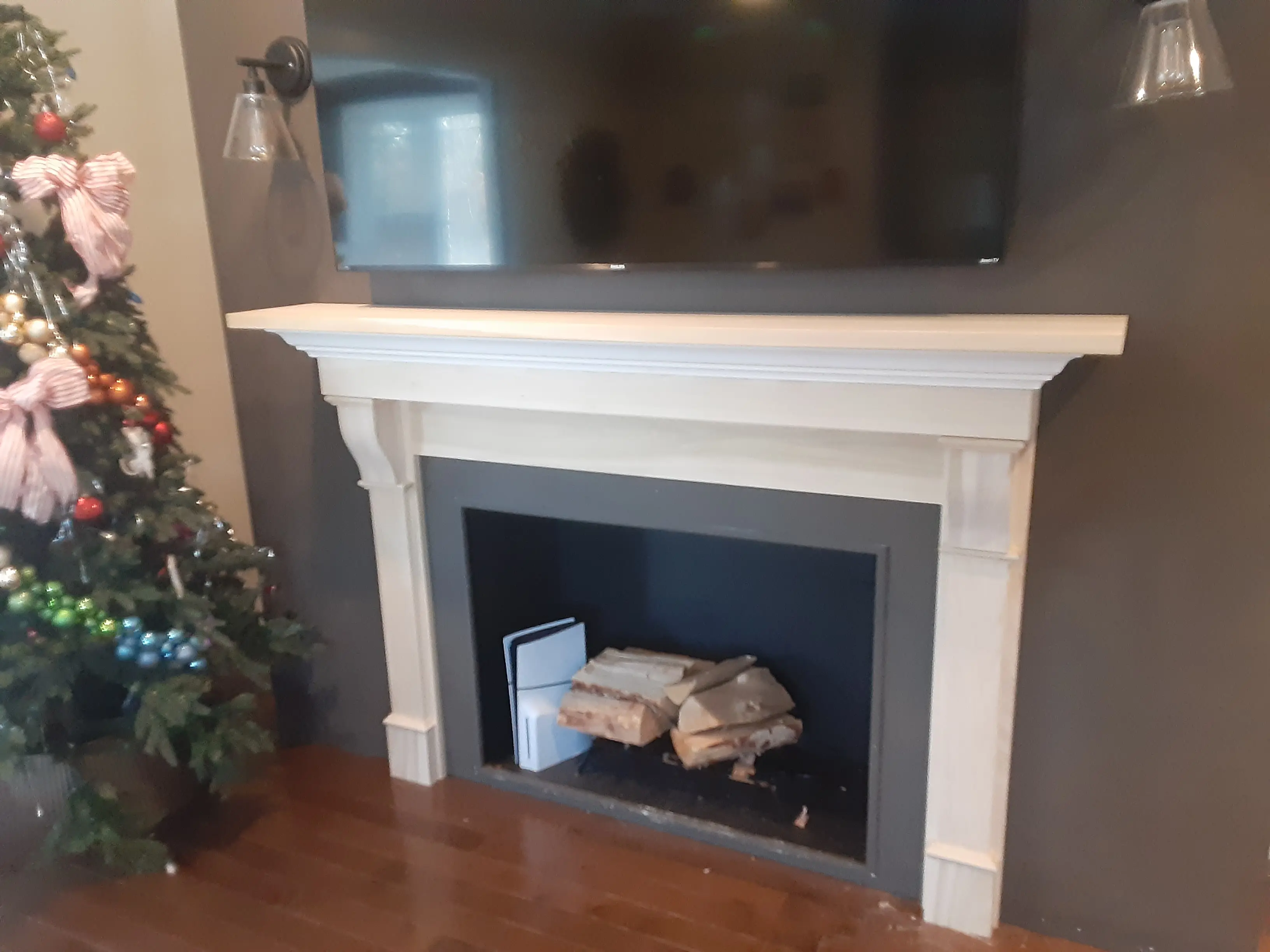 Fireplace Mantel & Surround — detail